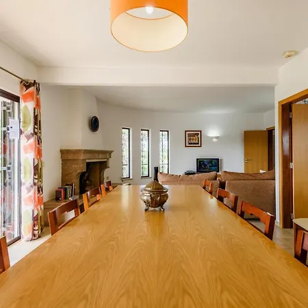 Protea - 5 Bedroom, Beach, Air-con, Wifi Albufeira