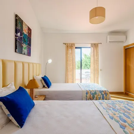 Protea - 5 Bedroom, Beach, Air-con, Wifi *