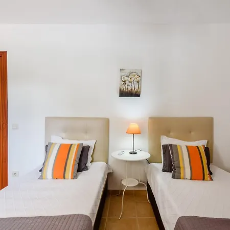 Casa de Férias Protea - 5 Bedroom, Beach, Air-con, Wifi Albufeira