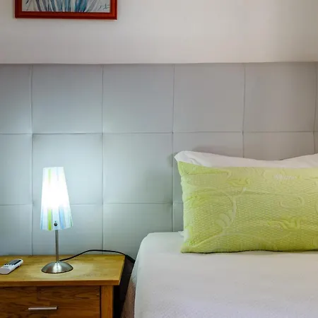 Nyaraló Protea - 5 Bedroom, Beach, Air-con, Wifi