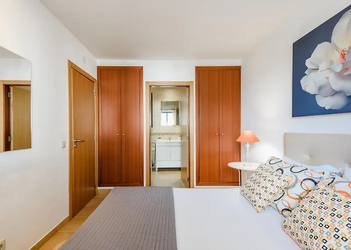 Protea - 5 Bedroom, Beach, Air-con, Wifi *